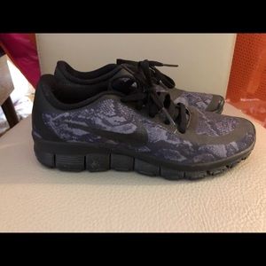 NIKE Free 5.0 V4 Snake Skin